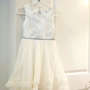 Girl's dress of size 8/10.  Bundle for discounts.